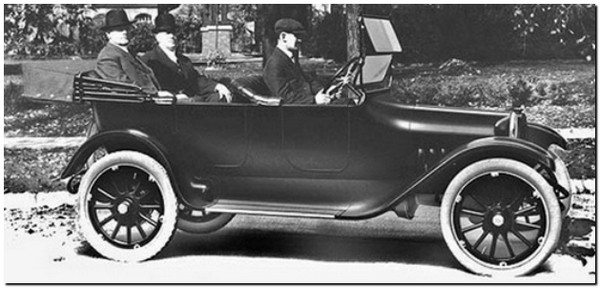 Автостекло в машинах 1920 годов
